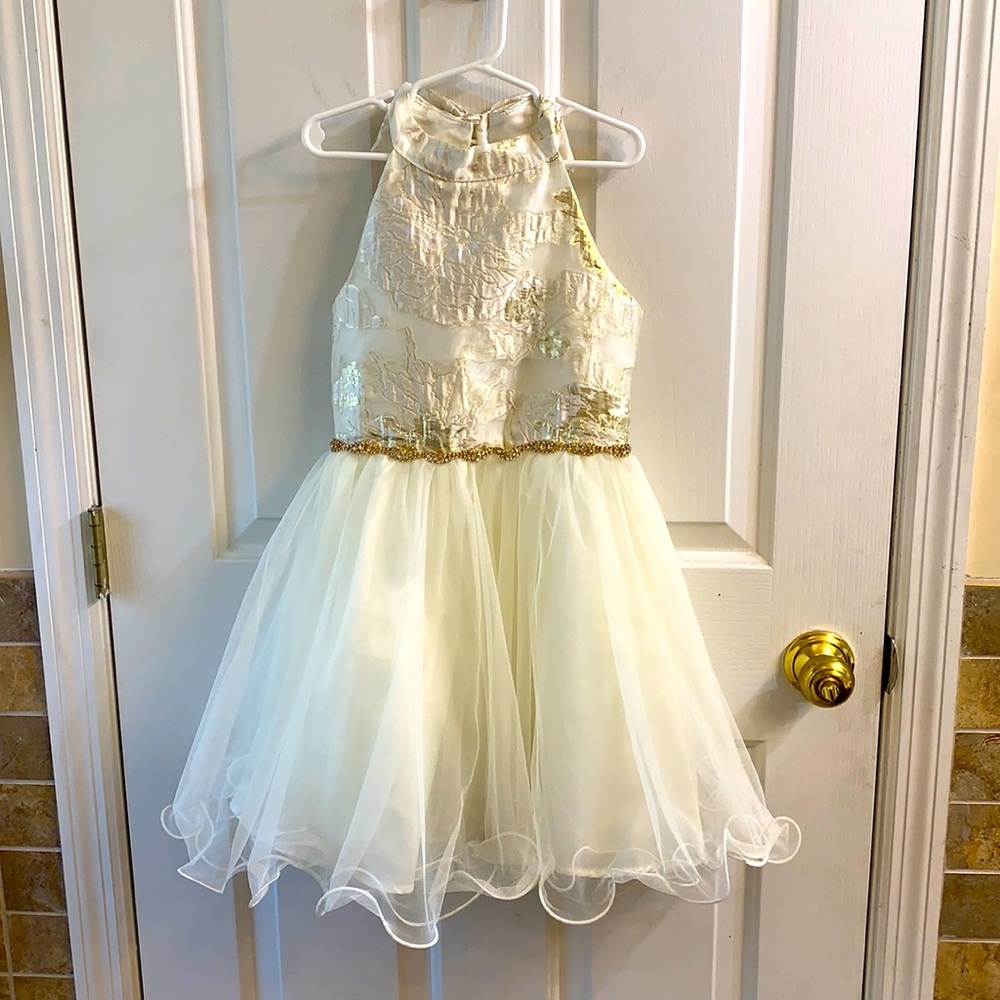 Girls EUC Halter Gold and Ivory Dress Size 7